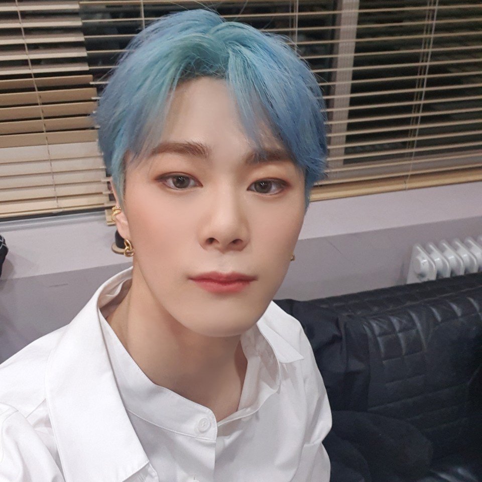 lomlmoonbin's tweet photo. Blue Moon 💙 https://t.co/31obBKeSIU