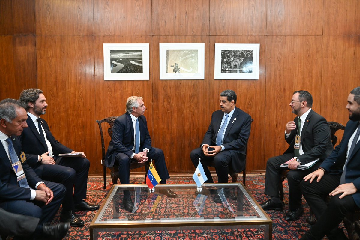 Me reuní con el presidente de Venezuela, @NicolasMaduro, para seguir avanzando en la construcción de una América Latina unida que defienda los procesos democráticos, los derechos humanos y la libertad de los pueblos.