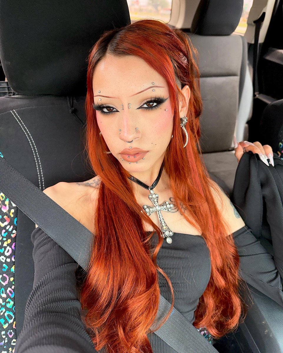Lexi on Twitter "I ♥️ me"