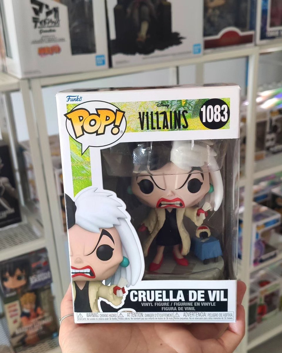 YumeStoreEs's tweet photo. Los Villanos también son guays, o no?😝¿que opináis? 
Aquí tenemos a la trupe de postureo, Capitán Hook, Maléfica y Cruella de Vil....tienen su rollo 😏.
Los tenéis disponible en la web https://t.co/VBLY9aCyrX #funkopopvillains #capitanhook #malefica #cruelladevil #Disney https://t.co/CkG6kVtkou