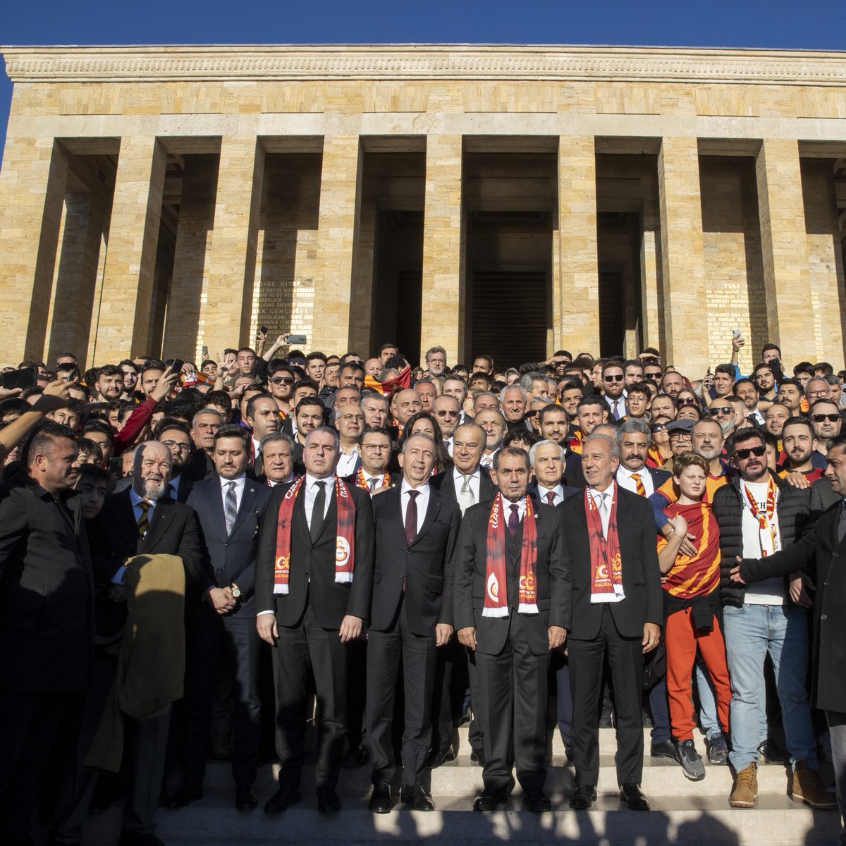 Galatasaray

2023 yılında,

Cumhuriyetin 100. yılında,

Başkent Ankara’da,

23. şampiyonluğunu kazandı.