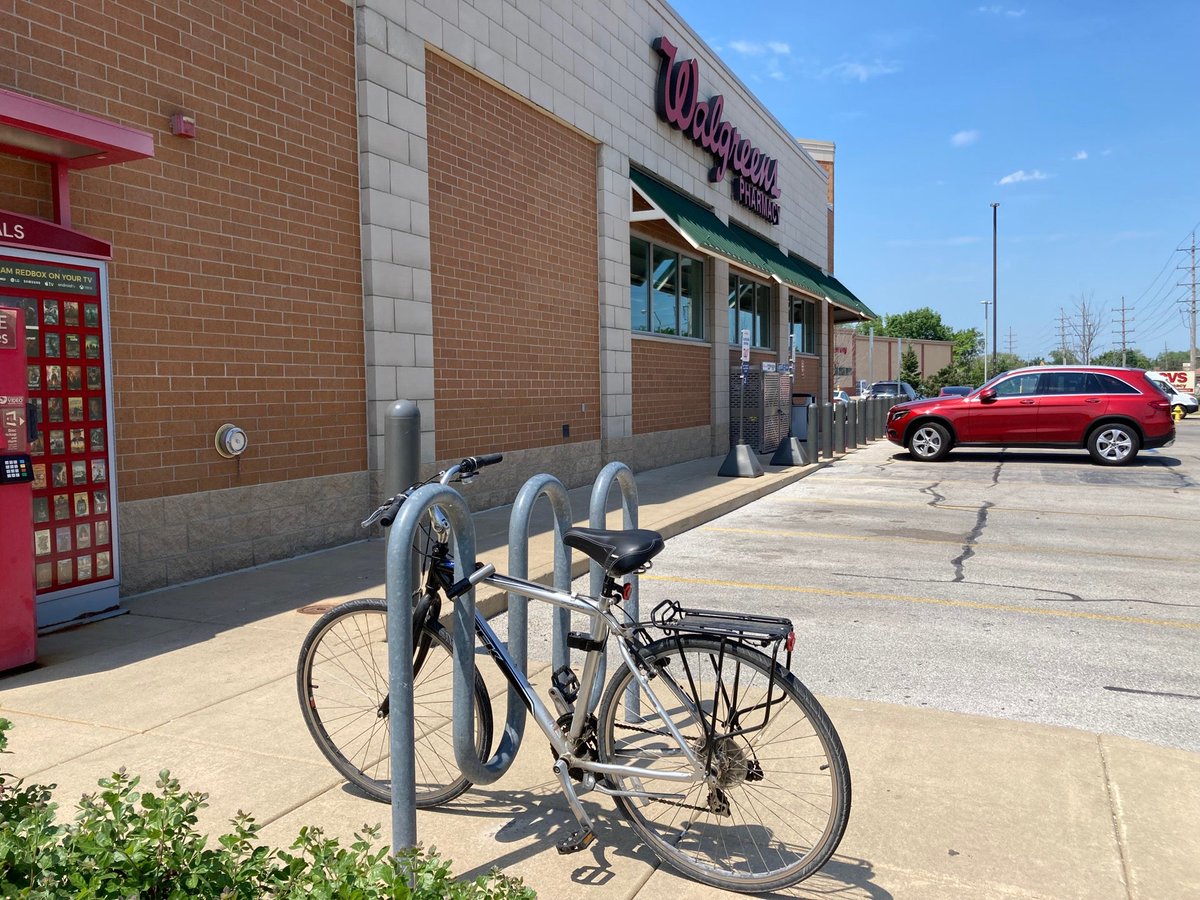 wheresspudart's tweet photo. This Walgreens has a bike rack! A sturdy one too! (at @Walgreens in Wheaton, IL) https://t.co/F0YoeAiw5U https://t.co/UCcgc3k8xv