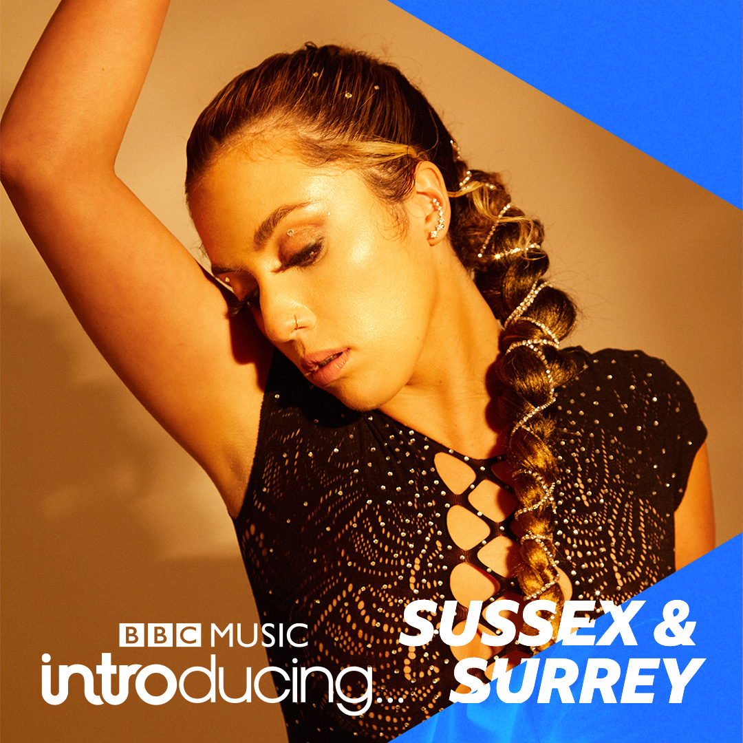 THANK YOU <a href="/bbcintroducing/">BBC Music Introducing</a> <a href="/BBCIntroSouth/">BBC Music Introducing The South</a> for playlisting ⚡️ ELECTRICITY ⚡️ the first radio play! 💛  on 8-10pm tomorrow (Thursday) thanks soooooo much @MelitaRadio  and <a href="/BBCSussex/">BBC Sussex</a> for your consistent support over the years I'm so grateful!  💛✨⚡️

Text in with ‘radio’ on 81333