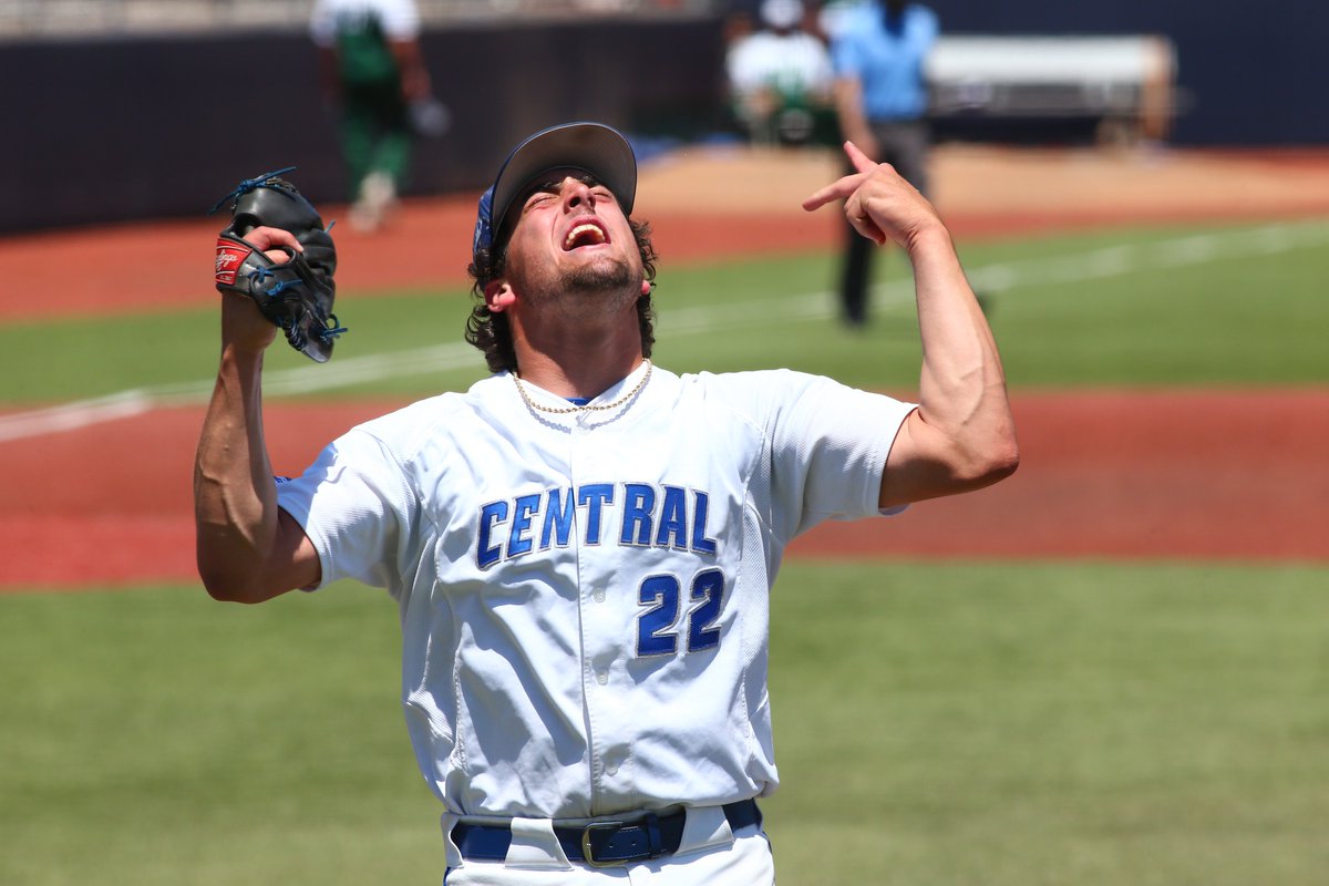 CCSUBlueDevils's tweet photo. Yup - it really happened!

🏆🏆🏆🏆🏆🏆🏆🏆 @necbaseball Championships for @CCSUBaseball

#GoBlueDevils | #NECBaseball 

📸@larrylevanti https://t.co/pJvMMQOkxS