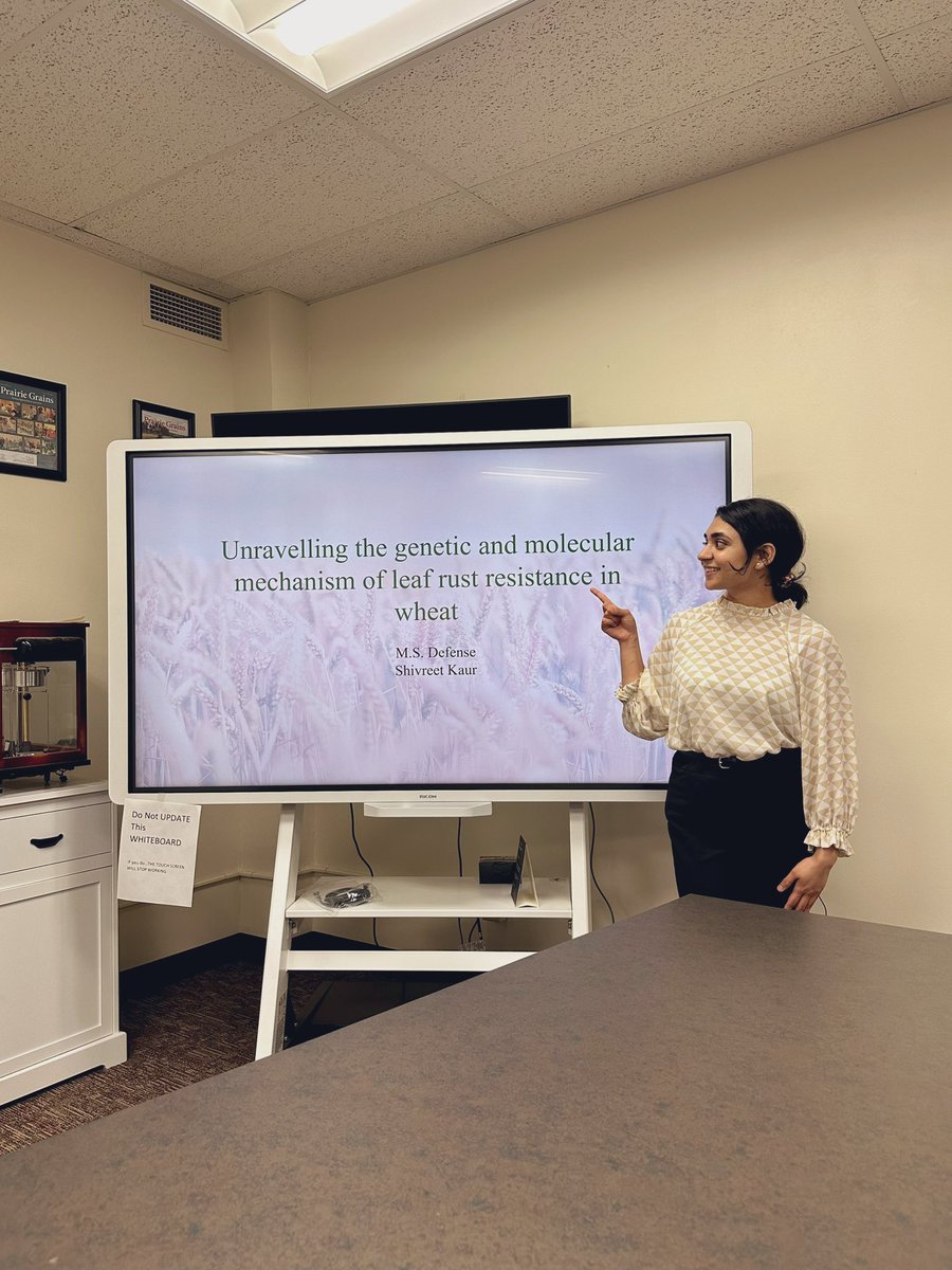 And it’s a wrap…..Successfully defended my master’s in plant pathology today! Wuhuuu 🥳👩🏻‍🌾👩‍🎓. A big thank you to my advisor @ugill10 and committee members @BarneyGeddes @zhhliu2004 and Dr. Rasmussen. NDSU, you’ve been great! #gobison