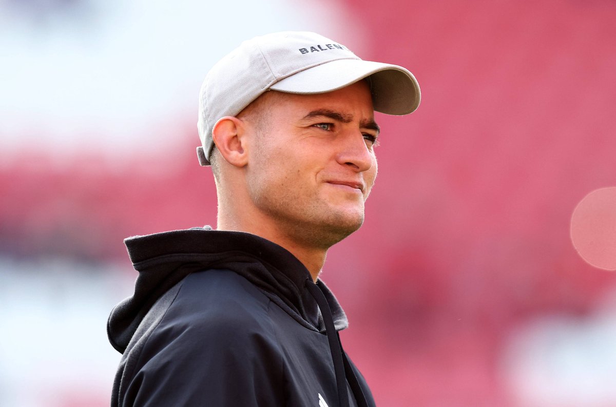 OFFICIEL ! 🔴

Fabian Nürnberger arrive libre en provenance du FC Nürnberg ! Le milieu central signe pour 3 ans, jusqu'en 2026. Avant sa blessure, il était titulaire pour le FCN.

Bienvenue ! #SVD #Lilien #Nürnberger