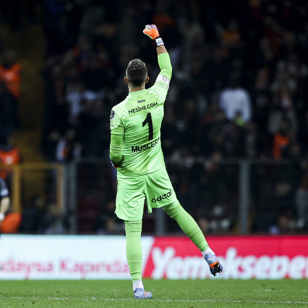 Fernando Muslera, Şenol Güneş'e ait olan 'Süper Lig'de en fazla şampiyon olan kaleci' rekorunu egale etti. (Opta)