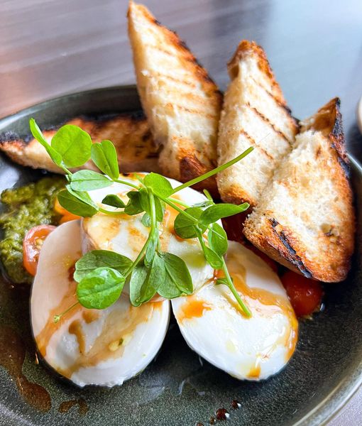 plates shared, happiness multiplied 🤗

KOOC BURRATA
Forman Farms tomatoes, Kingston Olive Oil Company Denissimo balsamico, hojiblanca olive oil, basil pesto &amp; grilled red fife sourdough

resos at aquaterrakingston.com.
