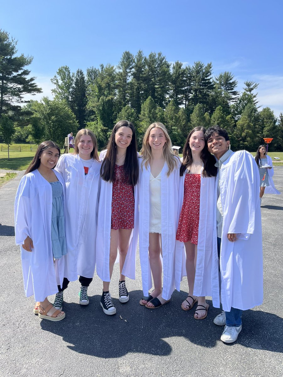 More pics from Senior Walkthrough.