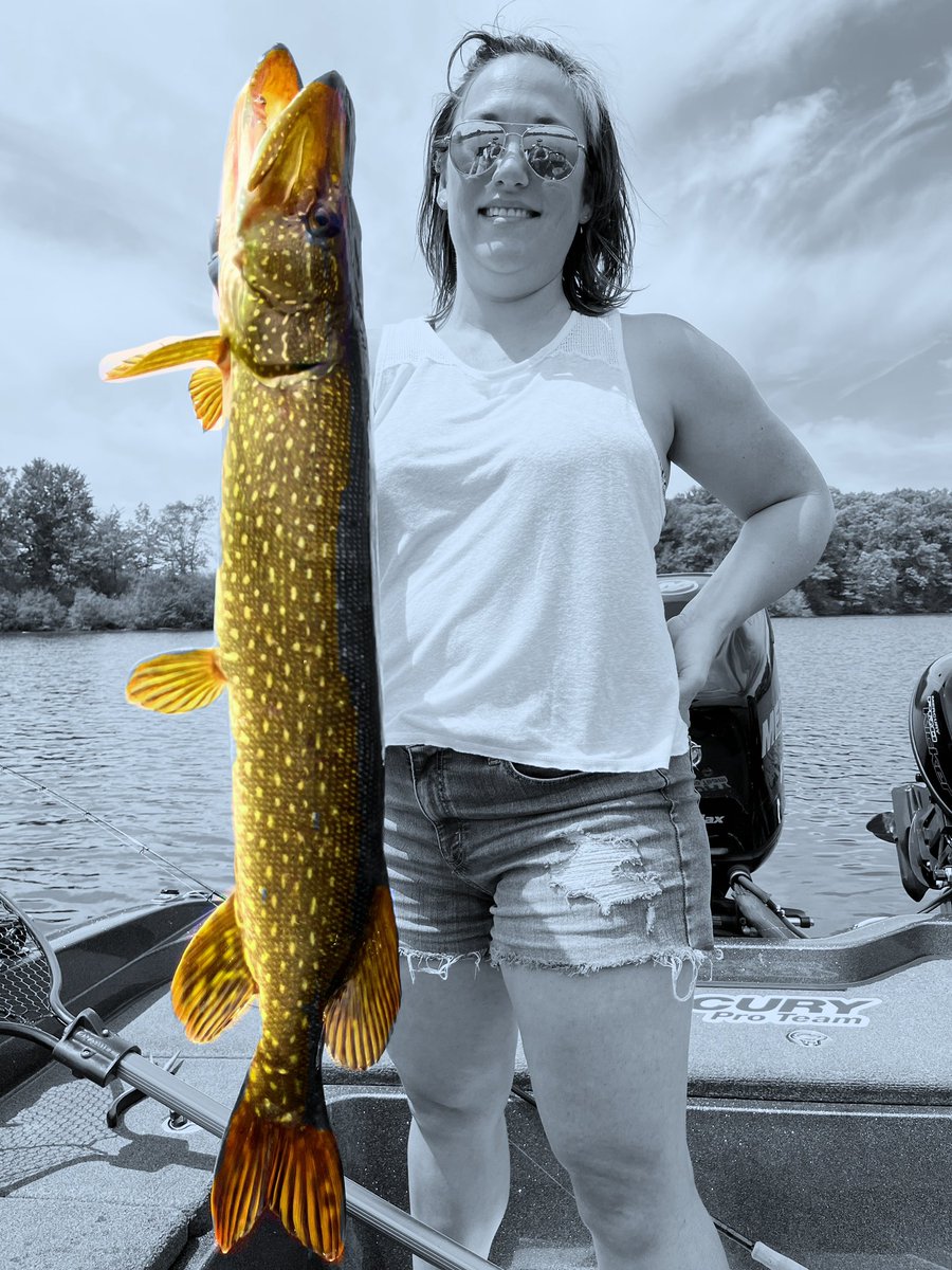 Pike poundin’ - absolute fun in the sun on Memorial Day!

#stcroixrods #bestrodsonearth #clamoutdoors #hummingbird #minnkota #rangerboats #berkleyfishing #npaa #pikefishing #offshoretackle #engelcoolers #simmsfishing #superkjigs #rapala