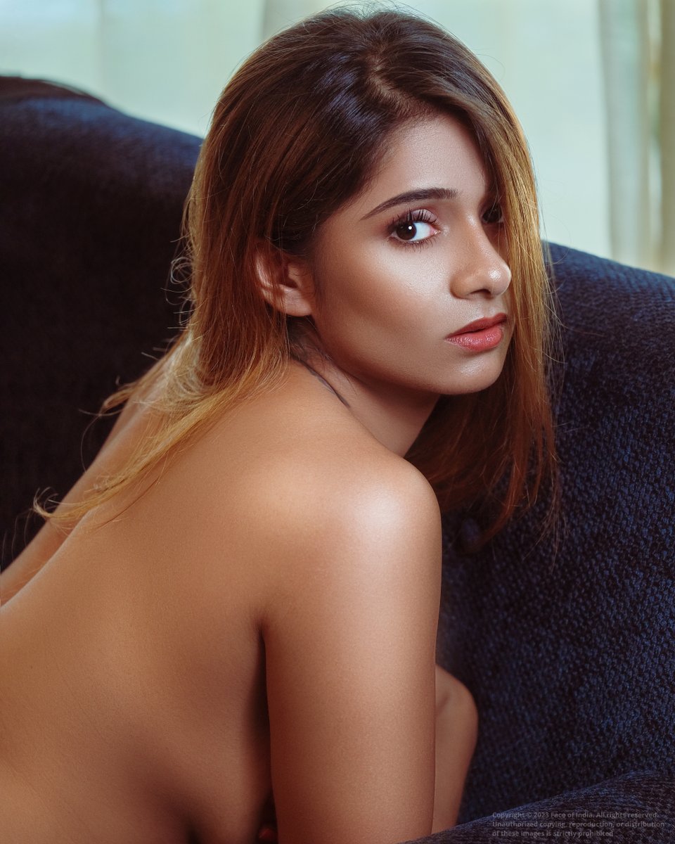 MSourish's tweet photo. Roses are red, violets are blue, our Patreon page is waiting for you! Unlock exclusive content, behind-the-scenes access, and a sprinkle of our quirky humor. #PatreonLove #dimplenyx #foiphoto https://t.co/TUbnuaXnLW