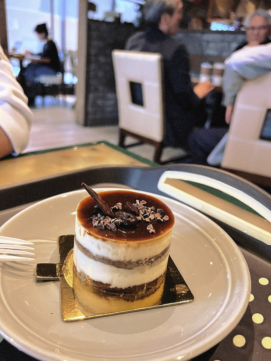 LinLin0716M's tweet image. #coffee One of my favorite coffee shops in Toronto, because Dessert is really delicious! ! Classic French dessert shop, but the sweetness is just right.