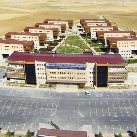 Kampüs karşısında işlevsel bir tesis...
Önce Chp li belediyelerin sokağa bıraktığı depremzedeler kalır.
Sonra KYK ya devredilir.
Mevcut kullanışı aşırı gereksiz...