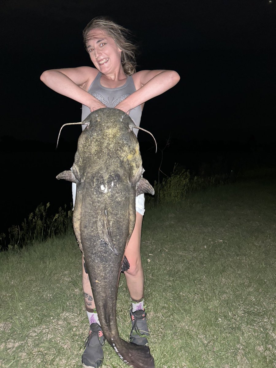 emmajerus23's tweet photo. Caught a 48lb flathead this weekend
Nearly half of of my weight !! https://t.co/FTk2KvdJmj