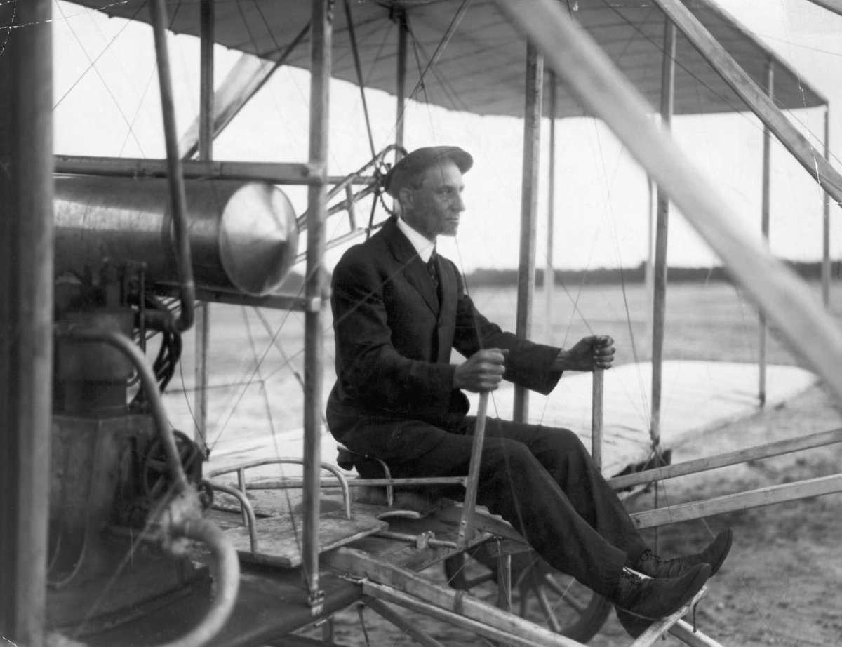 American #aviation pioneer #WilburWright died of typhoid fever #onthisday in 1912. 🛩️ #airplane #KittyHawk #flying #aircraft #planes #engineer #inventor #flight #Wrightbrothers #trivia