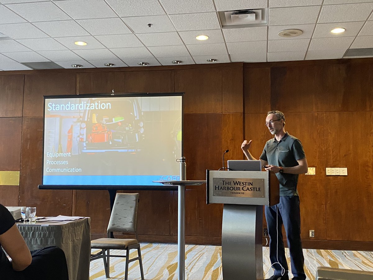 Great talk by @JVopelius on what EM can learn from #prehospital care! 

PH is: 
- resource-limited
- highly-variable
- distracting
- time-pressured ⏰

Learnings: how to get things ✅ , optimize HALO procedures, standardization of processes and clinical governance. 🚑 #CAEP23