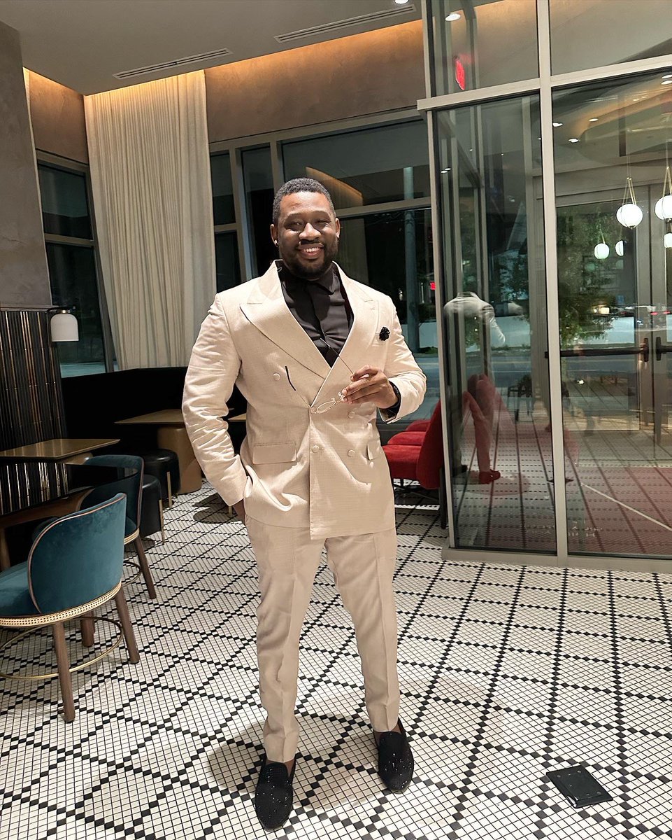RealDanielDKD's tweet photo. Letβs take a moment to appreciate Telvino for always putting me in the dopest bespoke suits and making a brother snazzy πππ½
#DKDBirthday
#Gemini https://t.co/O0QdvonNNO