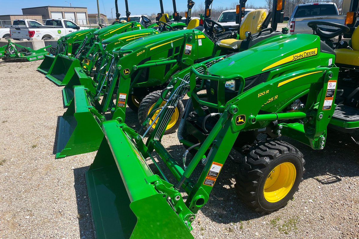 Fulline_Farm's tweet photo. The sun will be shining all week, so it's a great time to head to the dealership to see which Compact Tractor is right for you and your property! #JohnDeere #Compact #Fulline https://t.co/pymhkO2LNn