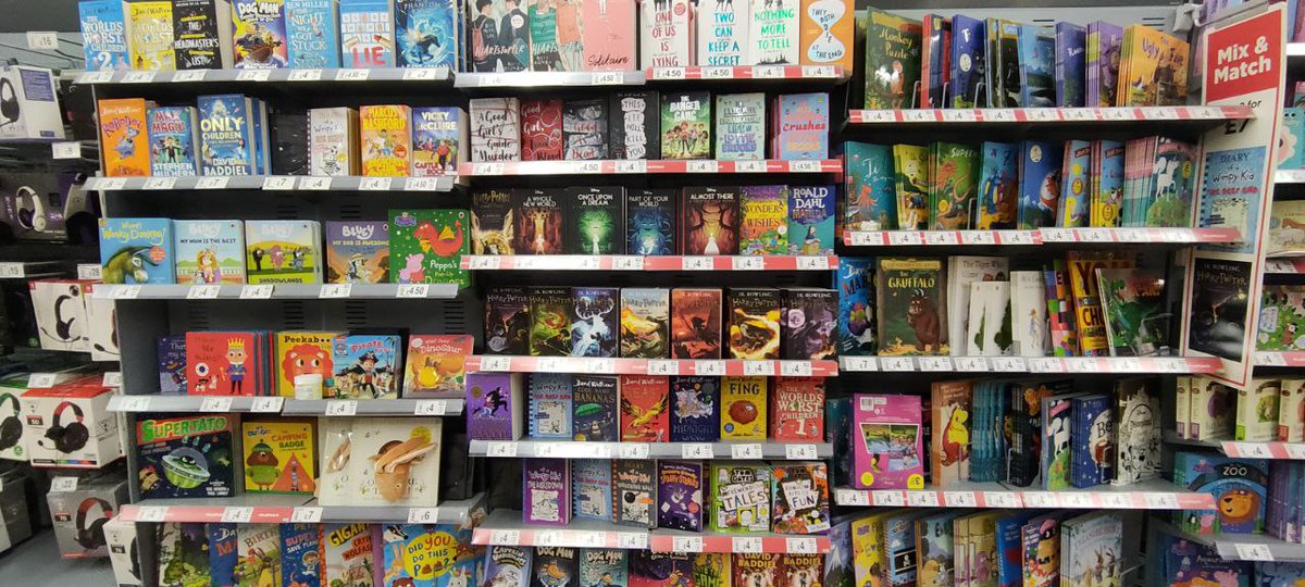 IQutliyev's tweet photo. Olovda yonib kul boluvchi,agar oʻqilsa xotirada qoluvchi qogʻozlar. #booksinlondon https://t.co/PaHBLPDsoG