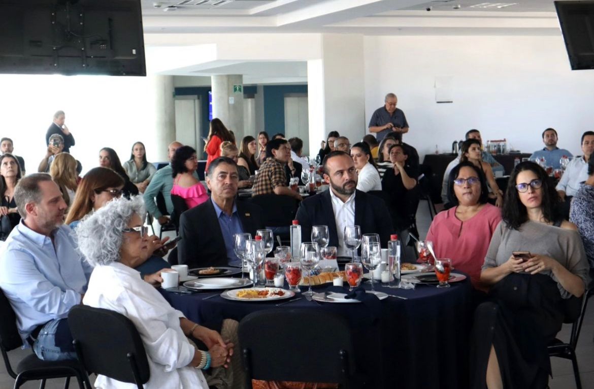 Canaive_Jal's tweet photo. Con gran éxito se realizó el estudio “Conociendo la Industria del Vestido de Jalisco para Confeccionar un Futuro Mejor 2023-2028”, con la investigación de @ObsTeJal de la mano con los Industriales Sector Vestido de Jalisco.

#CanaiveJalisco https://t.co/nqNEsNdrqi
