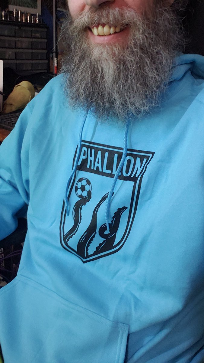 My new <a href="/phallon91/">Phallon</a> sweatshirt for this season just arrived! #ReignSupreme #nwsl