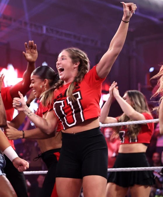 Sonya Bayley - WWE Fan 🐑🌈 on Twitter: "Awesome to see the recent class