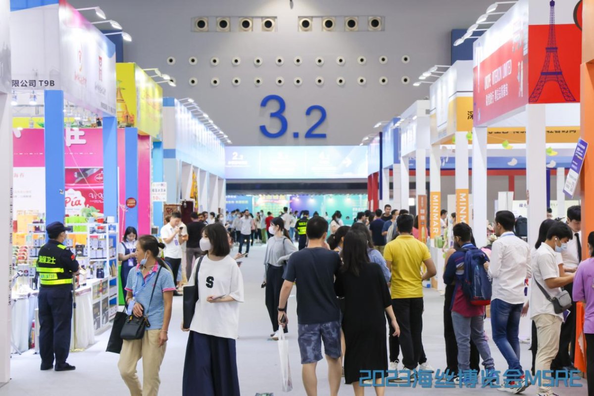 iGuangdong's tweet image. The 2023 #Guangdong 21st Century Maritime #SilkRoad Expo (#MSRE) concluded in #Guangzhou on June 4. This year, the event has attracted 1,000+ enterprises from 57 countries and regions and 20,000+ buyers and concluded with nearly 2 billion yuan ($280.96 million) in deals. #OnInGD
