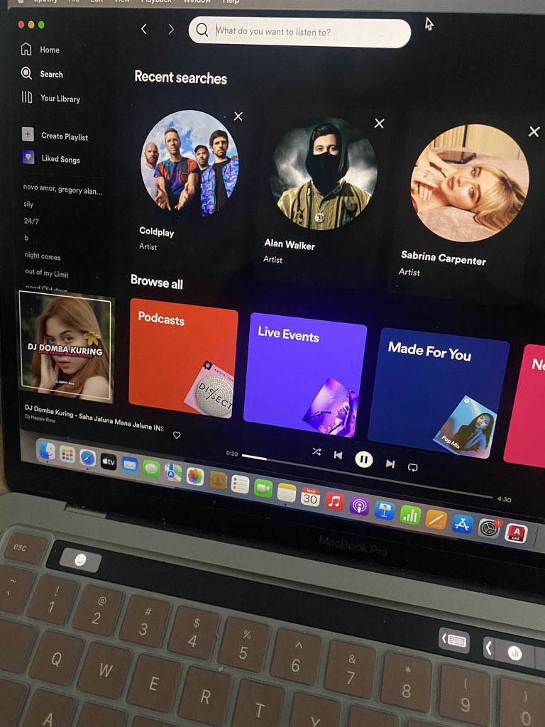 ini lagu bener-bener enak banget