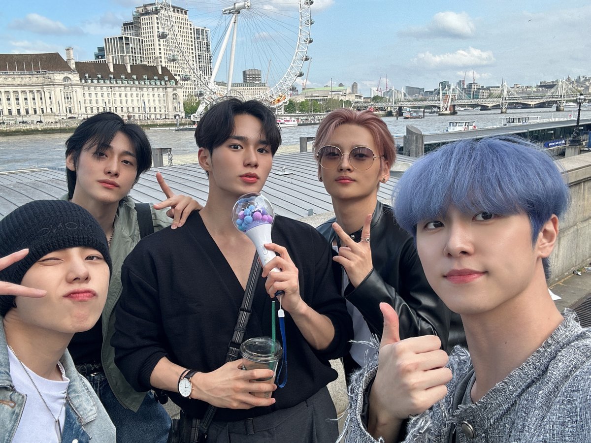 WEi__Official's tweet photo. 위아이의 두 번째 월드투어💟
항상 위아이가 달려갈 수 있는 에너지가 되어주는 루아이 진심으로 감사드립니다🫶

#위아이 #WEi 
#2ND_WORLD_TOUR #PASSION
#위아이_가보자고 https://t.co/RFPyzVlib6