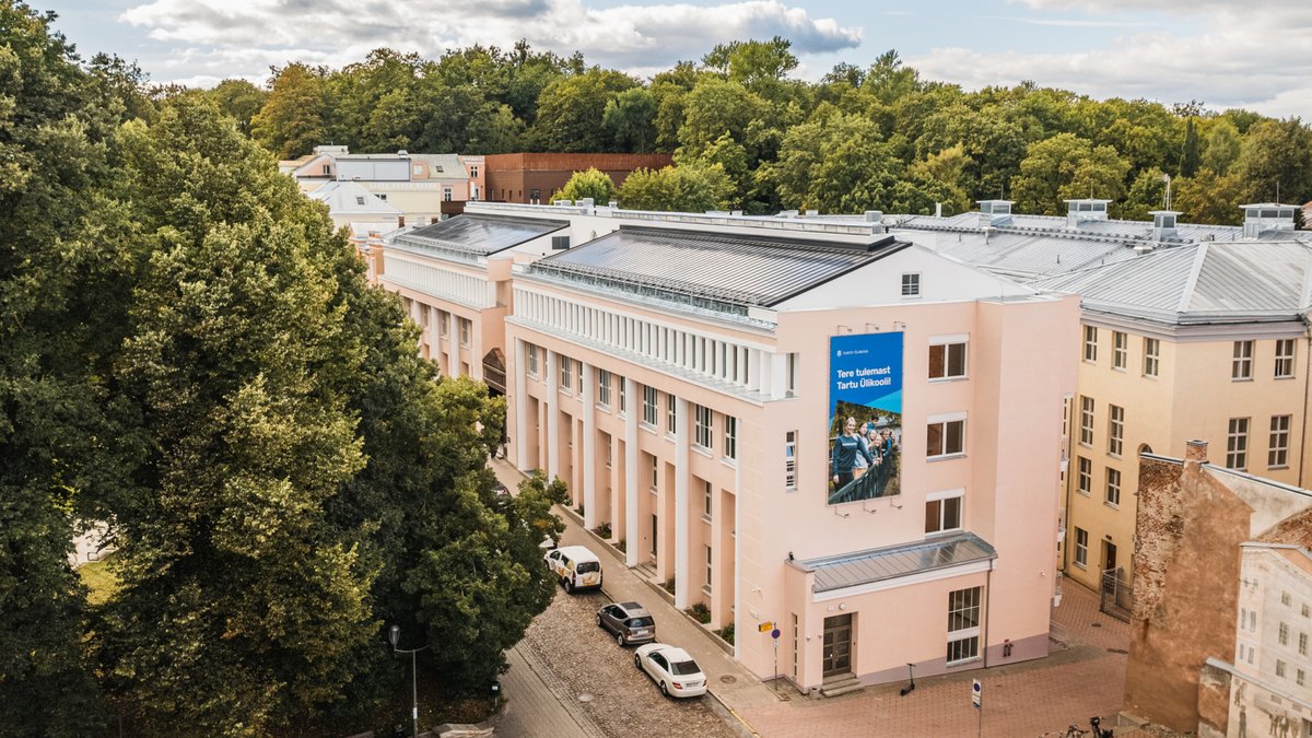 RoofitSolar's tweet photo. ⚡️ #RoofitSolar integrated #solarroofs can be seamlessly installed on historic and cultural heritage buildings!
🧡Here is the University of Tartu in Estonia with our solar roofs. 👇 @unitartu 

 #integratedroof #solarroof #photovoltaic #solar #cleanenergy https://t.co/f2V0oJoO56