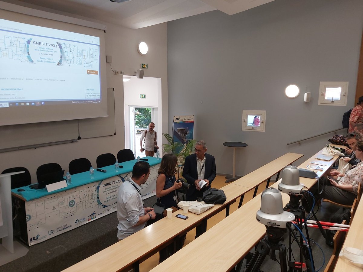 Ouverture du CNR des IUT. La recherche dans les IUT en appui de la formation. Merci à l'IUT de la Réunion pour cet accueil et ce super programme. #CNR #ADIUT #IUT