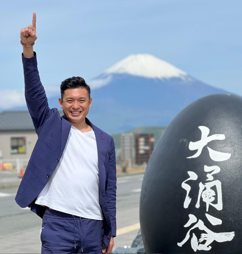 今年富士山に登りますバイ😁 ✨ 富士山には宇宙の扉が存在しております。 ✨ 富士山は宇宙と地球をつなぐ扉 神様への入り口🙏 ✨ 天とのつながり『富士山』 更に詳しくは・・・👉