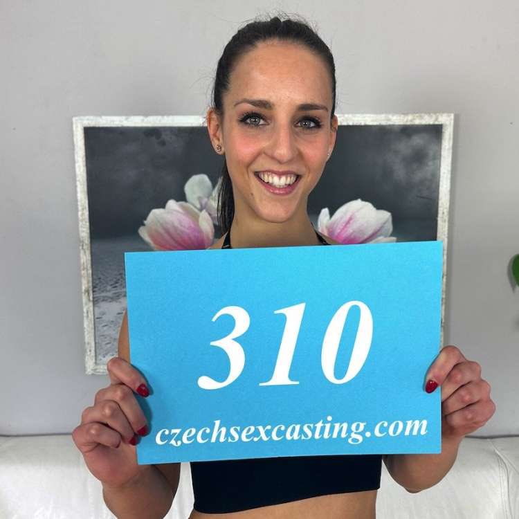 PornCZ network on Twitter: "Czech exhibitionist wants to show her sexy