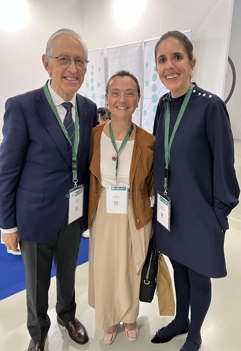 MeryMeryRo's tweet photo. I did my first surgeries with them and now apart from mentors, they are friends. #NothingLikeESTS #ESTSCongress https://t.co/Lp7kJp6ut0