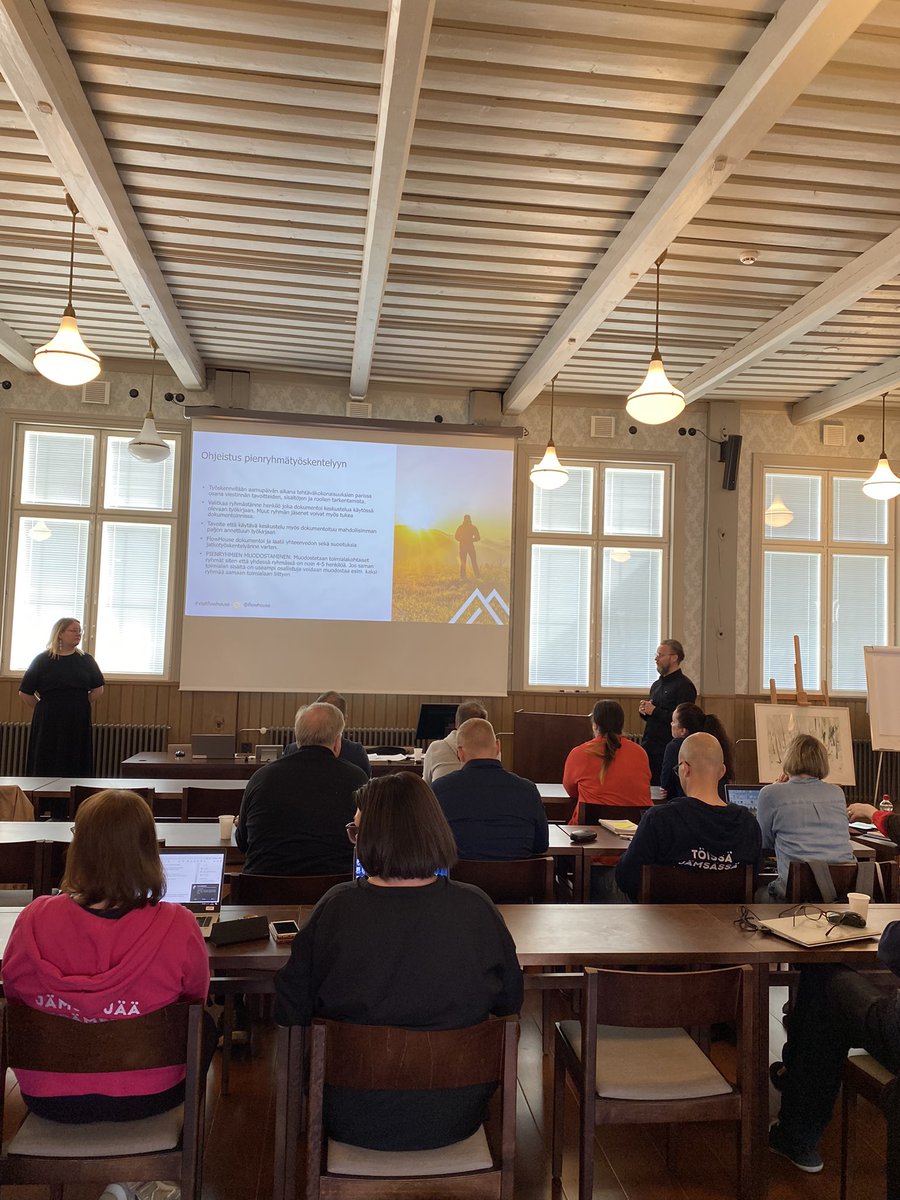 HaggrenUlla's tweet image. Aamu aloitettiin @FlowHouse johdolla @JamsanK markkinoinnin ja viestinnän kehittämisen parissa👍