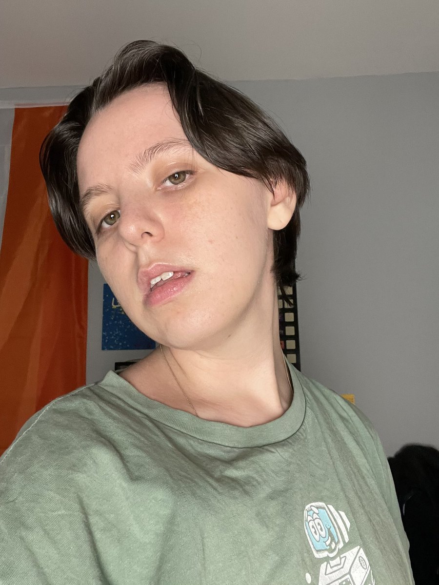 hellyeahelio's tweet photo. went on a walk in severely polluted air today but like. im hot so that’s all that matters right. im not dying and my lungs don’t have asthma right. that picture was taken at like 5 pm. right. https://t.co/lymjE1Ac5D