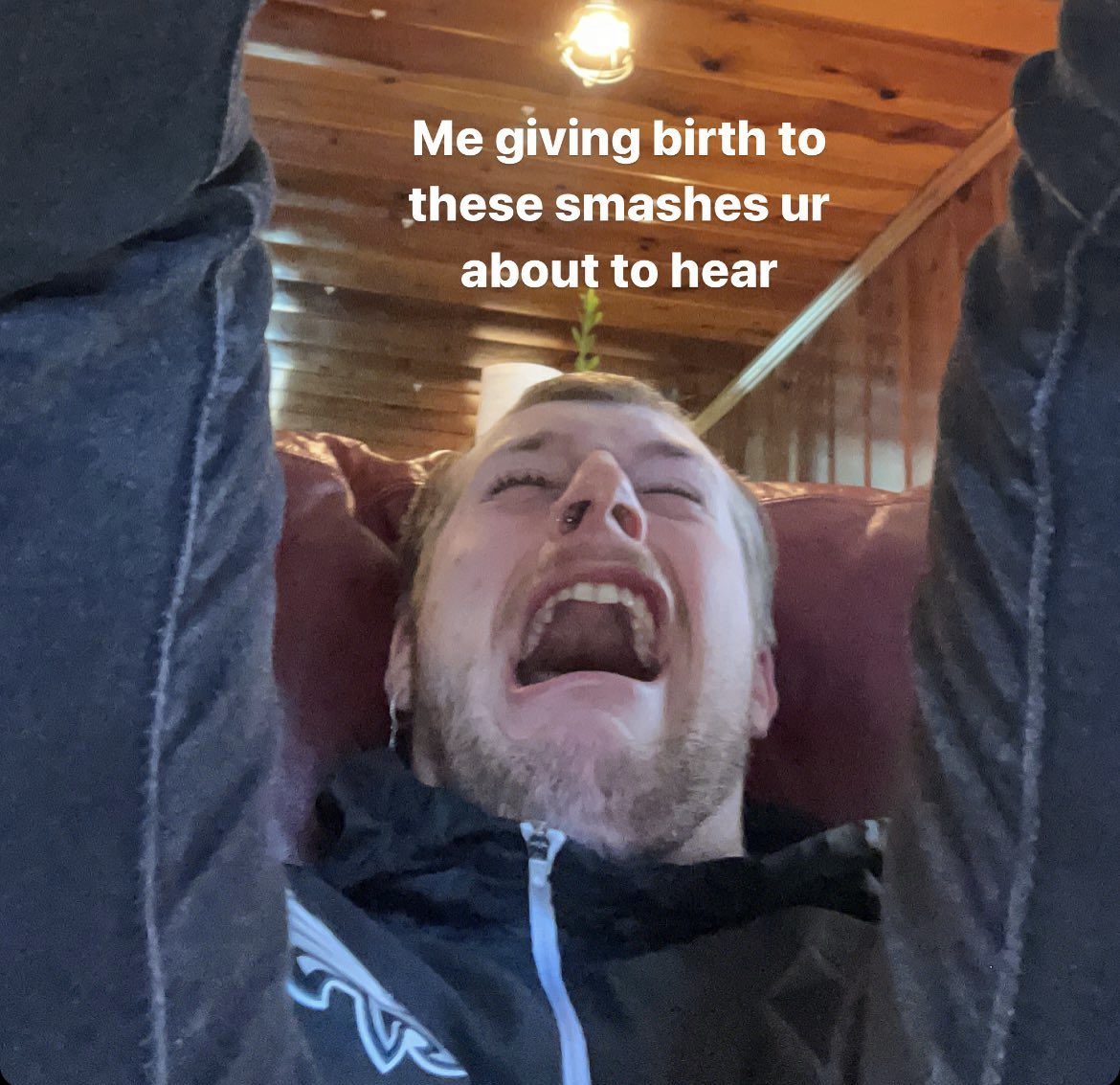 gxbicuevas's tweet photo. here’s ur reminder to stream at my worst and rack up them numbers or ur toes will fall off in ur sleep https://t.co/5xROwTG8Z3