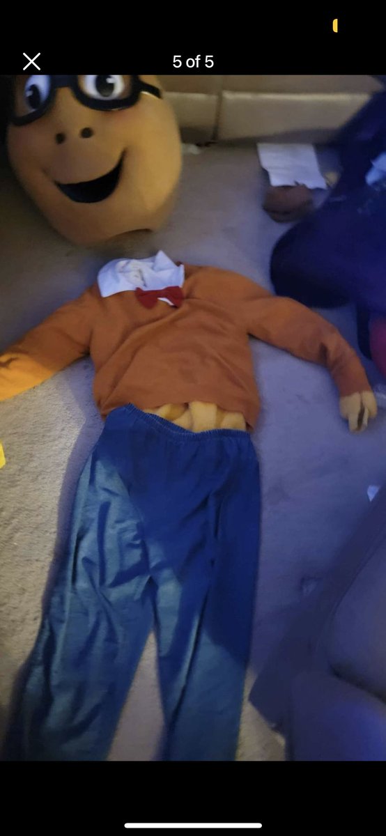 ejclose11's tweet photo. Facebook marketplace out here is ridiculous but I also want this so bad https://t.co/pKkzw0CFY2