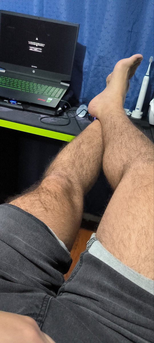 Kinukosousuke's tweet photo. Estas piernas no se entrenaran solas https://t.co/XvCuj6DajT