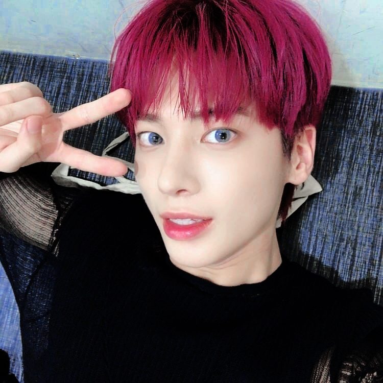 HELLFXCLTW's tweet photo. Saqué mis mejores trapitos únicamente para aparecer en esta #Ɛmoー𝙿ɑrty·𝕊urpri𝚜ē para celebrar al bonito cumpleañero el día de hoy y poder verle pedir un deseo al soplar las velitas, además de decir #𝕂ylē·ᡴꪫ·𝙷𝙱𝙳. ¡Felicidades! 🍰.

甘い -- 𝚌𝚊𝚝, #𝑛𝚊𝚛𝚒 ! https://t.co/ys42sVius7