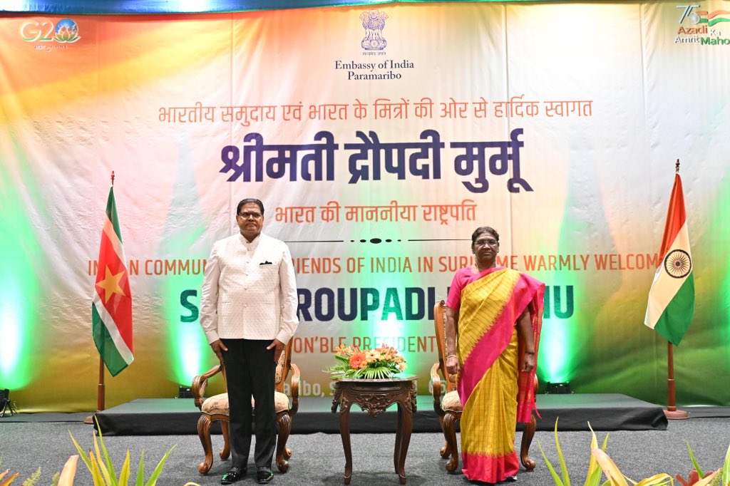 President Droupadi Murmu and President @CSantokhi of Suriname addressed a community reception hosted by the Indian Embassy in Paramaribo for the Indian diaspora and friends of India. Before the commencement of the reception a two-minute silence was observed to condole the loss of…