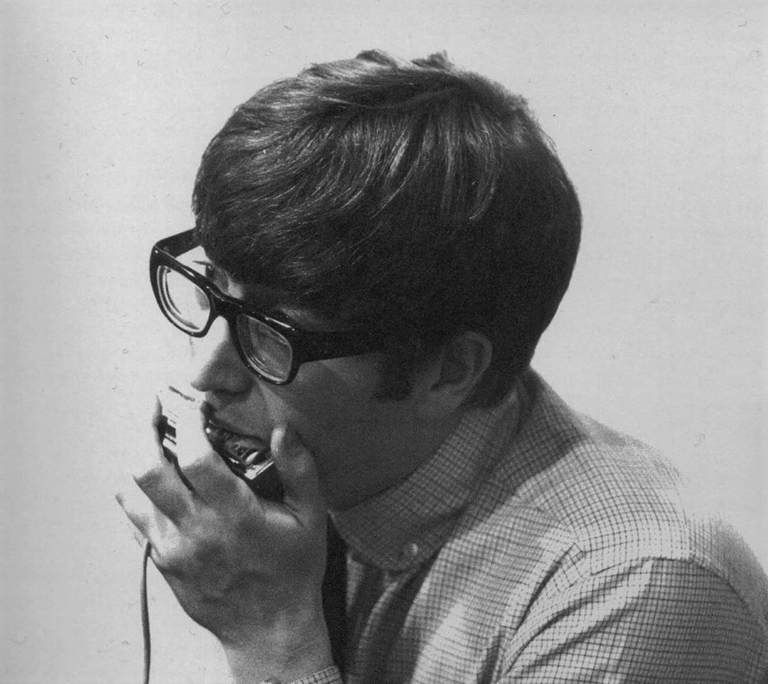 John Lennon wearing his Buddy Holly glasses in 1963

📸 by Robert Freeman/© Apple Corps