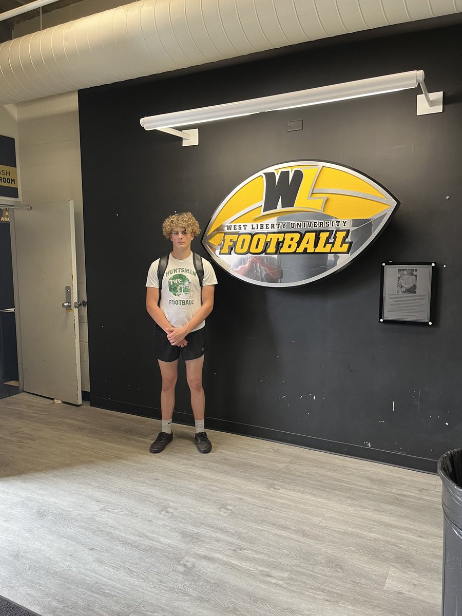 West Liberty football camp today. Thanks <a href="/CoachClayB/">Stephen Beeler</a> for the opportunity i learned a lot 💪🏈