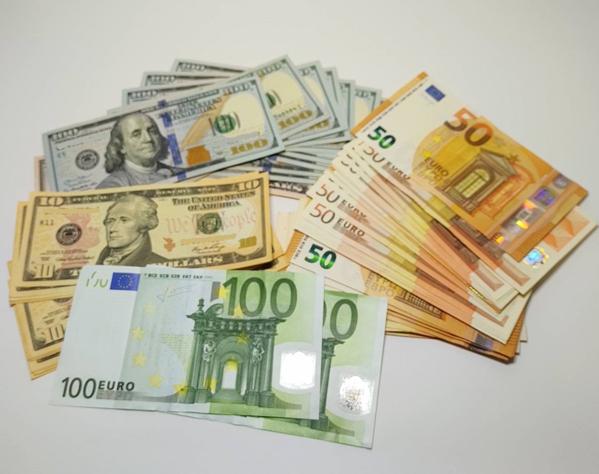 外貨両替のご依頼増えてます】 大黒屋は一部店舗で外貨両替を実施中です。 海外旅行、出張の増加や為替が円安傾向にある事もありご依頼が増えています。  是非ご利用下さい。 (対応通貨や両替レートは店舗により異なります) #外貨両替 #為替 #日本円 #米ドル #ユーロ #海外旅行