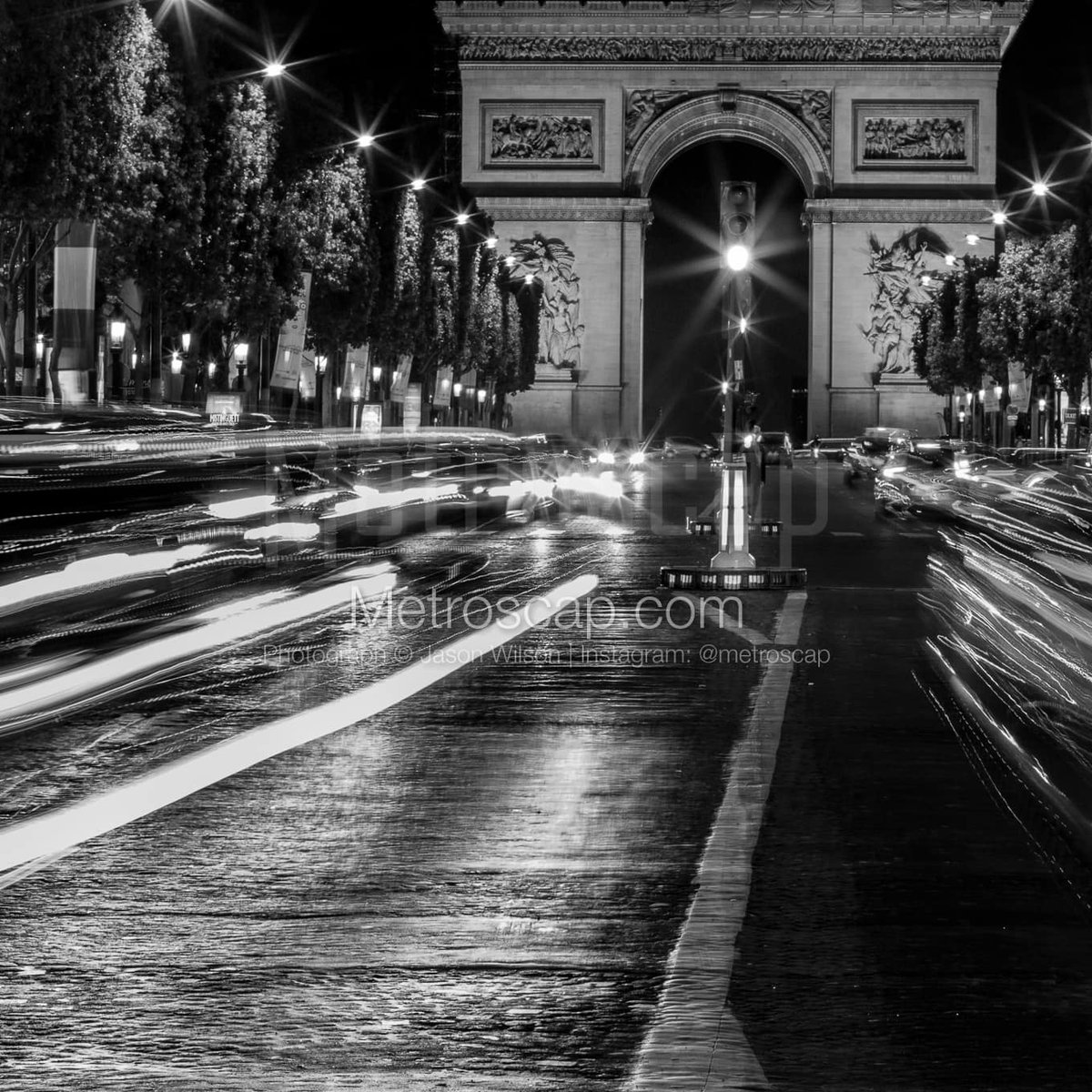 Paris photographs Black & White: The Arc de Triomphe on the Champs Elysees #Paris #france #louvre #champselysees #arcdetriomphe #trocadero #notredame #seine #BlackWhite | metroscap.com/paris-cityscap…