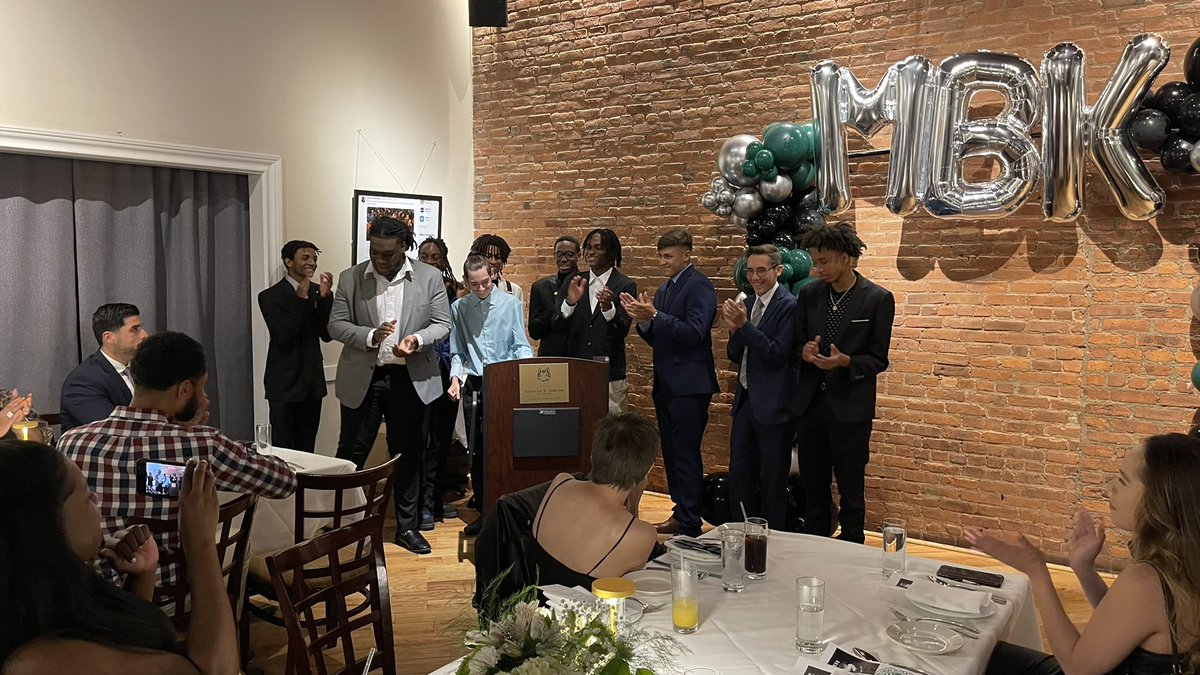 This picture epitomizes what YPS MBK is all about lifting our brother up so he can speak his truth - the Holy Spirit was in the room tonight @MBK_Alliance @YonkersMBK @YonkersSchools @SuptQuezada @YPScommunity @MayorMikeSpano @BarackObama Gorton Chapter💚 @GortonHS
