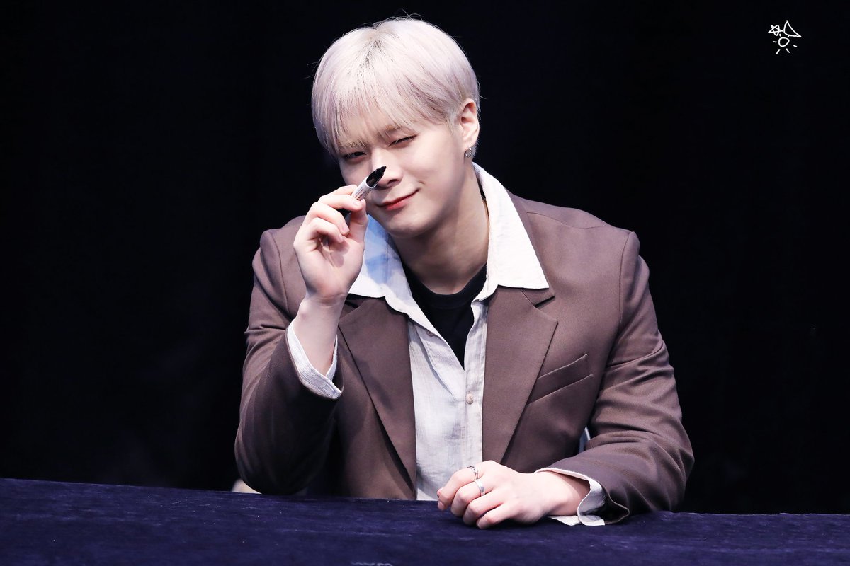 binjjakbinjjak's tweet image. #문빈_가수해줘서_고마워