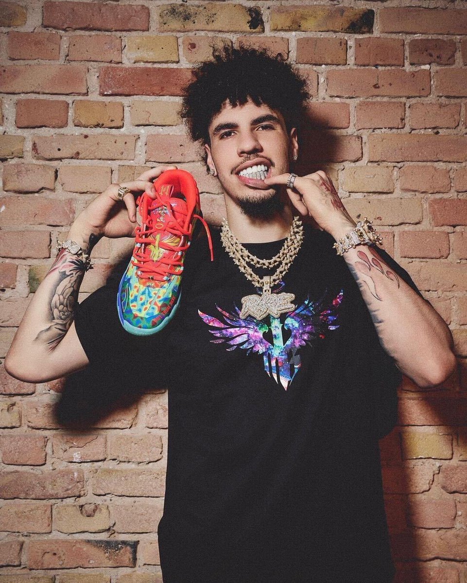 Nice Kicks tweet media