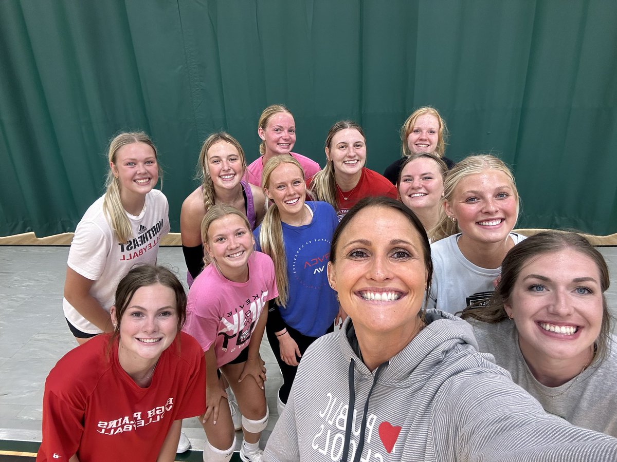 Come and watch <a href="/brenlemburg/">Bren</a> &amp; the rest of these ladies play in the Central Community College All-Star volleyball game Thursday at 7:00! 💪🏽