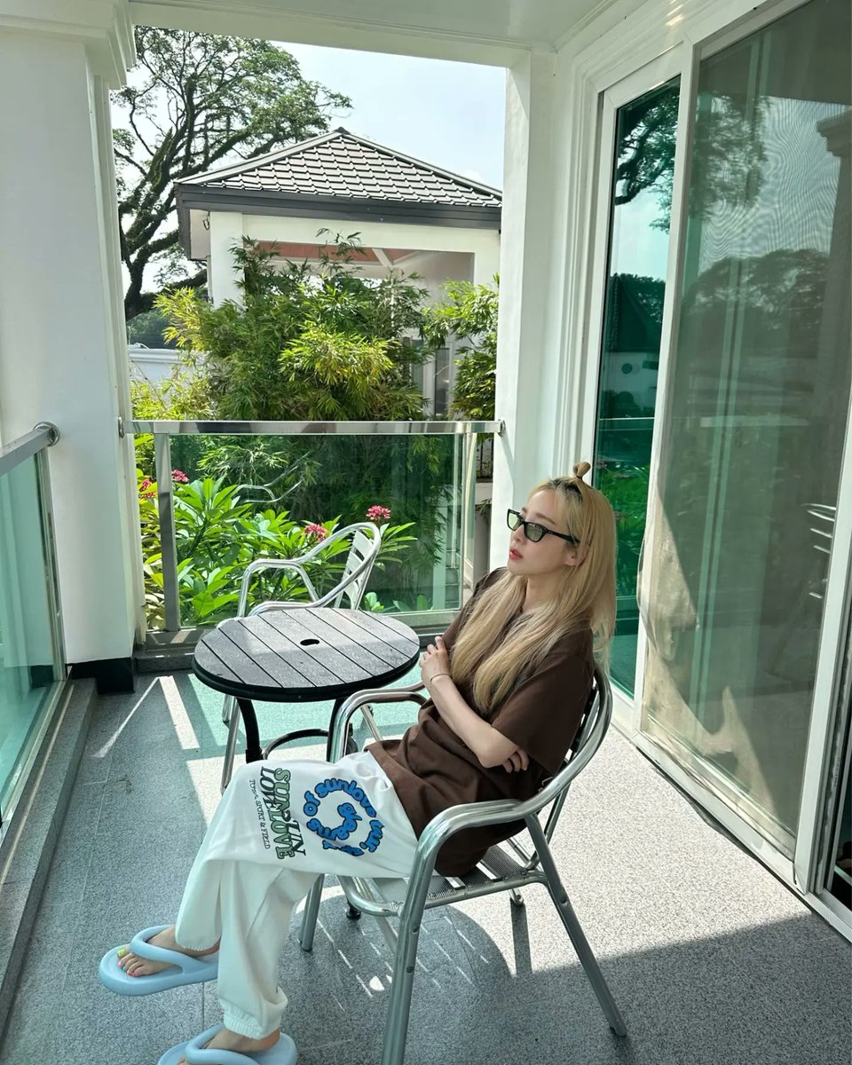 DaraWorld84's tweet photo. [Daraxxi Instagram Update]
🔗https://t.co/oWH90aLKLs

Good morning Clark~!!! 🌞
Mayap na aldo 😀👋🏻 
클락에서 아침을 #조식룩 #breakfastlook

#SandaraPark #산다라박 #Dara #다라 https://t.co/kWzWzzGLKB